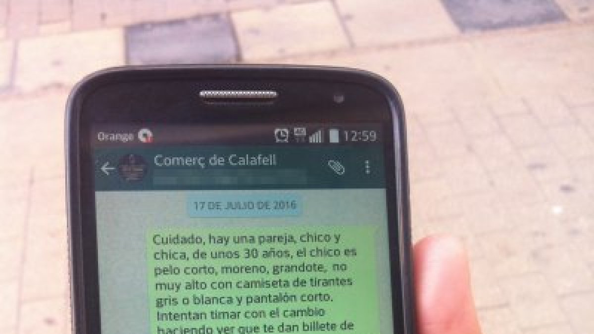 Un grupo de Whatsapp en Calafell para cazar ladrones y librarse de ellos