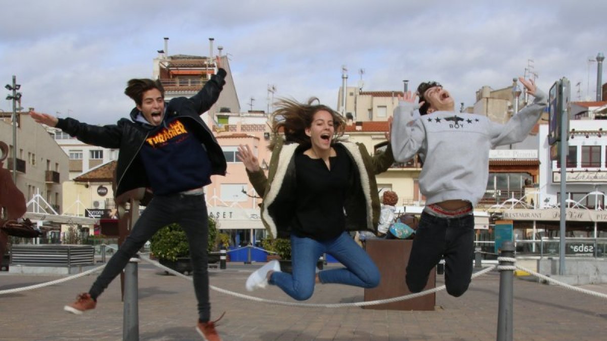 Pablo, Paula y Álvaro de Miguel López tienen 16 años. Desde hace casi tres ofrecen a más de 280.000 ´youtubers´ sus ocurrencias y retos.