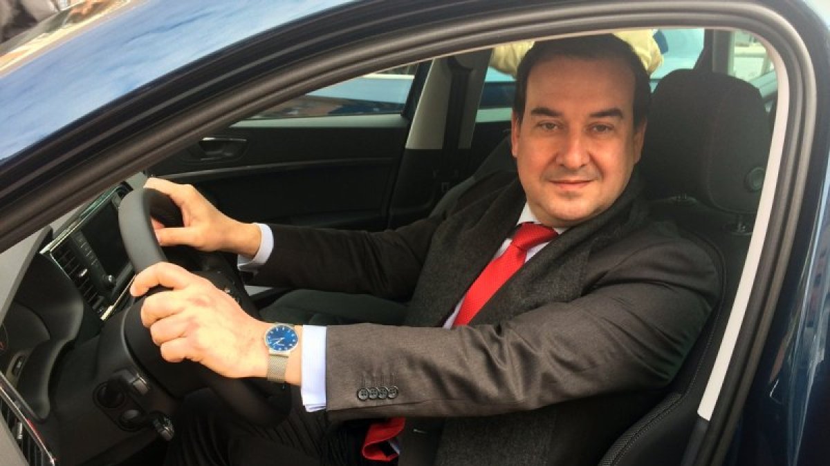 Fernando Salvador a los mandos del nuevo SEAT Ateca.