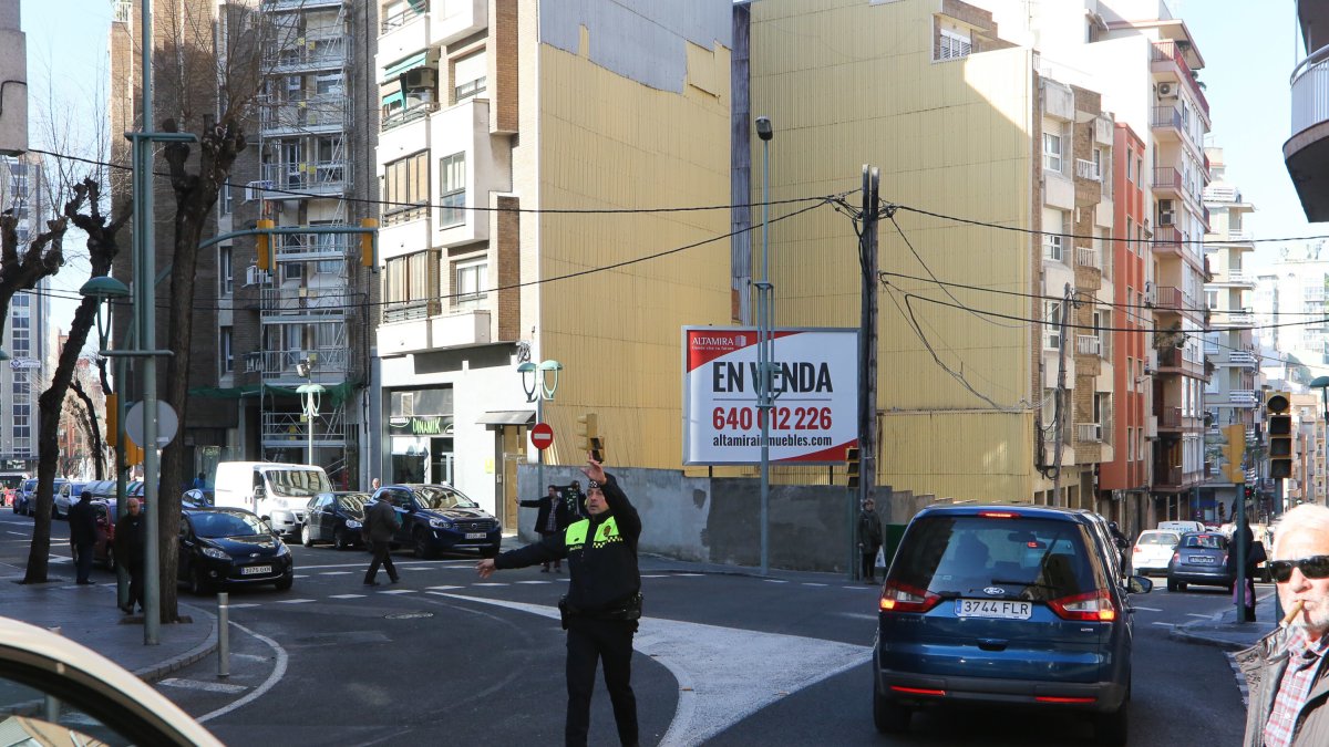 La Guàrdia Urbana tuvo que intervenir porque, sin semáforos, no sabemos ni conducir.