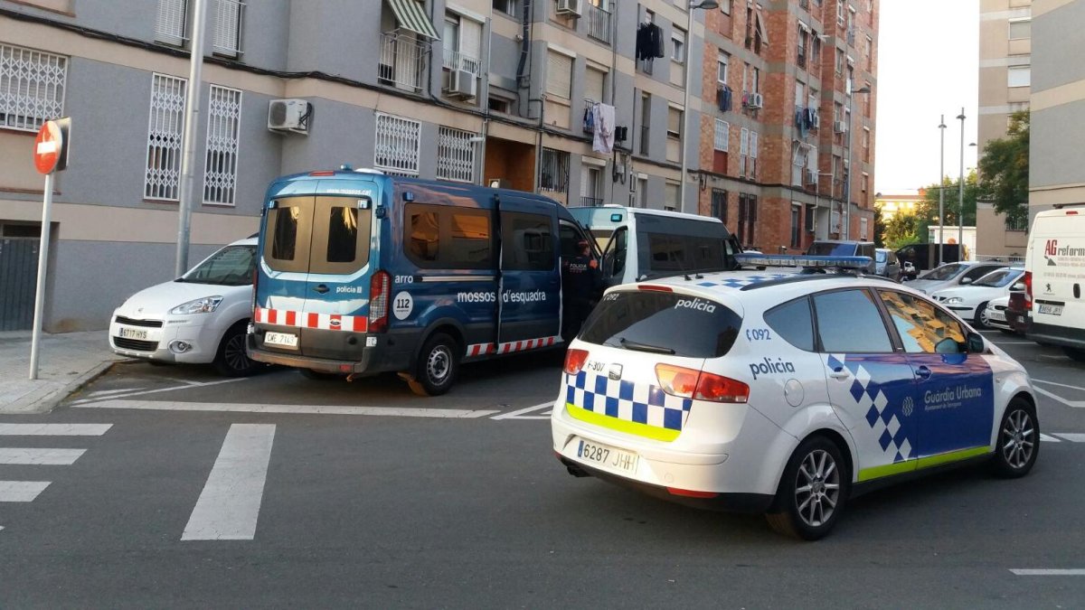 Dispositivo antidroga en el barrio de La Floresta.