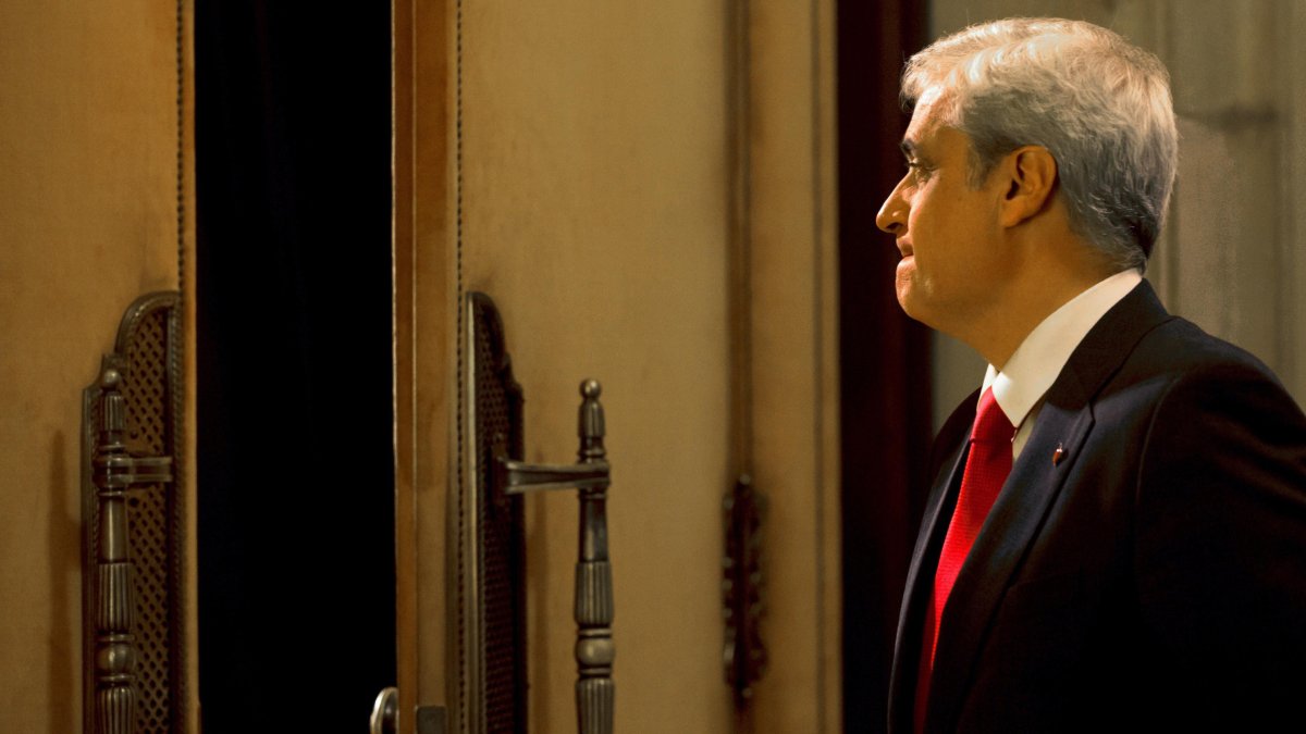 El diputado del Parlament no adscrito, Germà Gordó, espera para comenzar su intervención en un pleno del Parlament