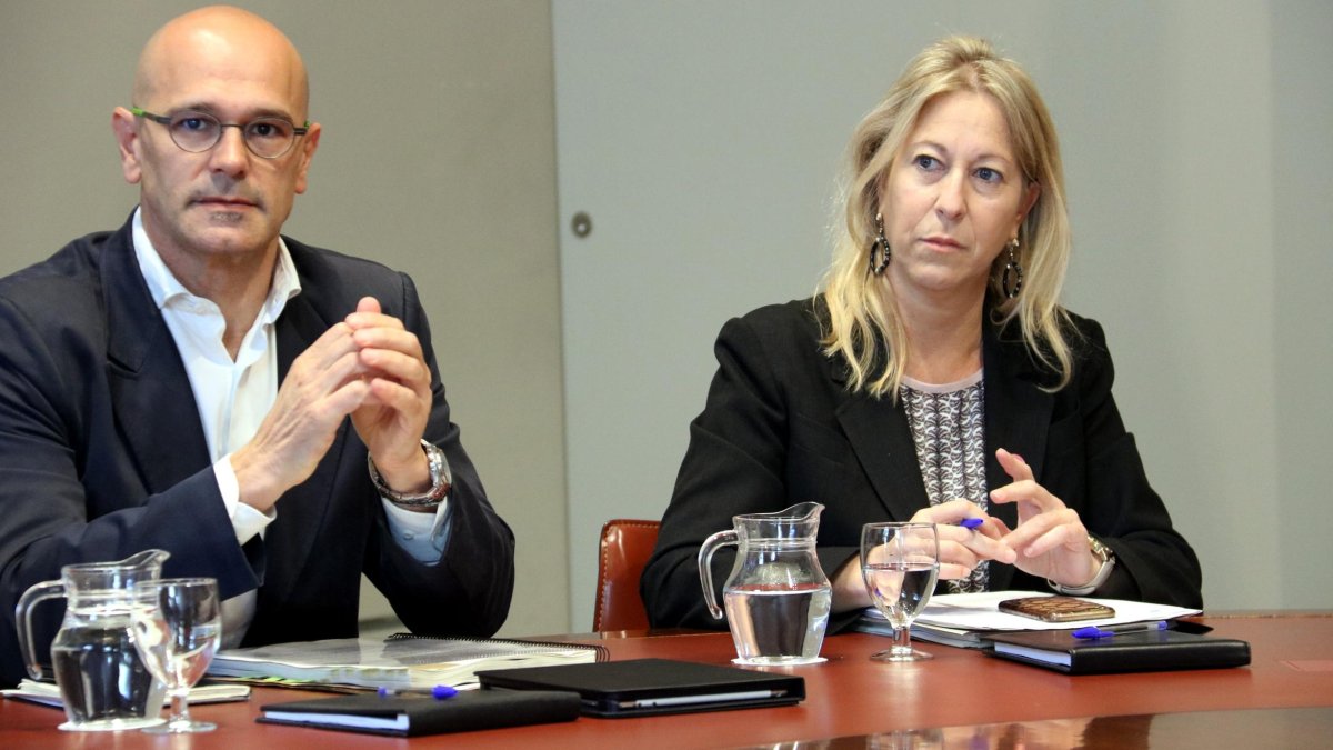 Los consellers Raül Romeva (Afers i Relacions Institucionals i Exteriors i Transparència) i Neus Munté (Presidència i Portaveu), en imagen de archivo. ACN