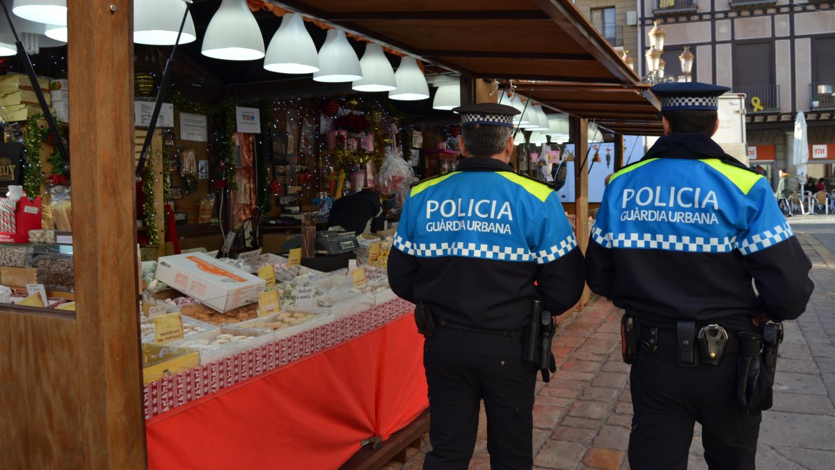 Les patrulles policials faran visites als establiments comercials per treballar conjuntament amb els comerciants.