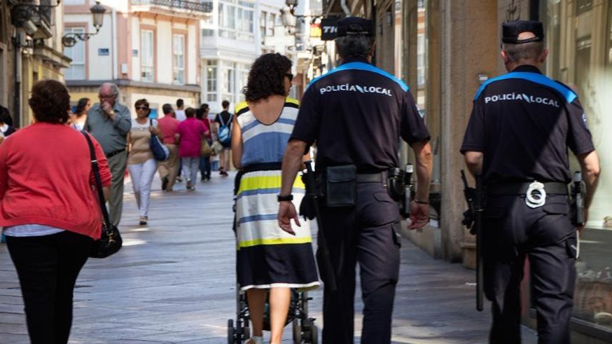 Salvan a una anciana que llevaba 23 días sola sentada en un sofá sin comer ni beber