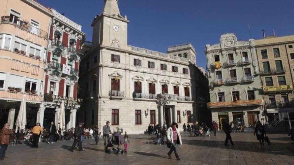Las bodas en el Ayuntamiento de Reus, a la mitad en sólo 3 años