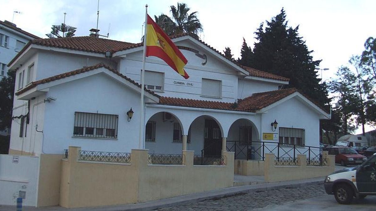 Las viejas casas cuartel de la Guardia Civil, vanguardia ante una ...