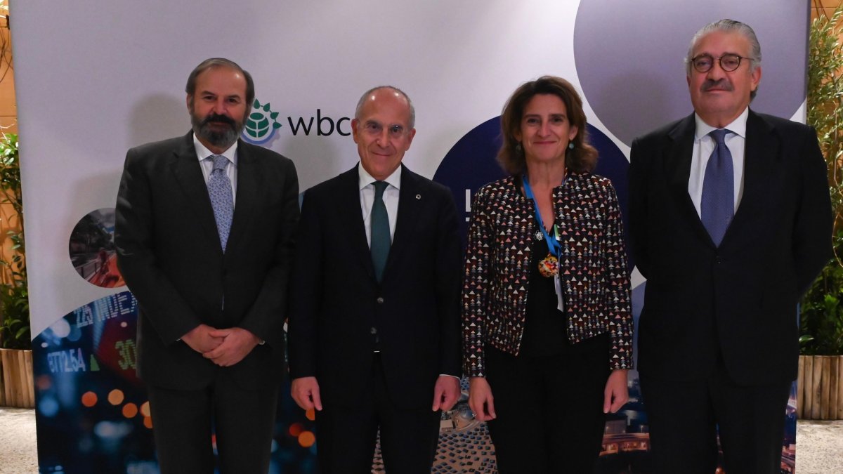 Las empresas, la banca y la política comparten problemas y soluciones en la sede de Endesa