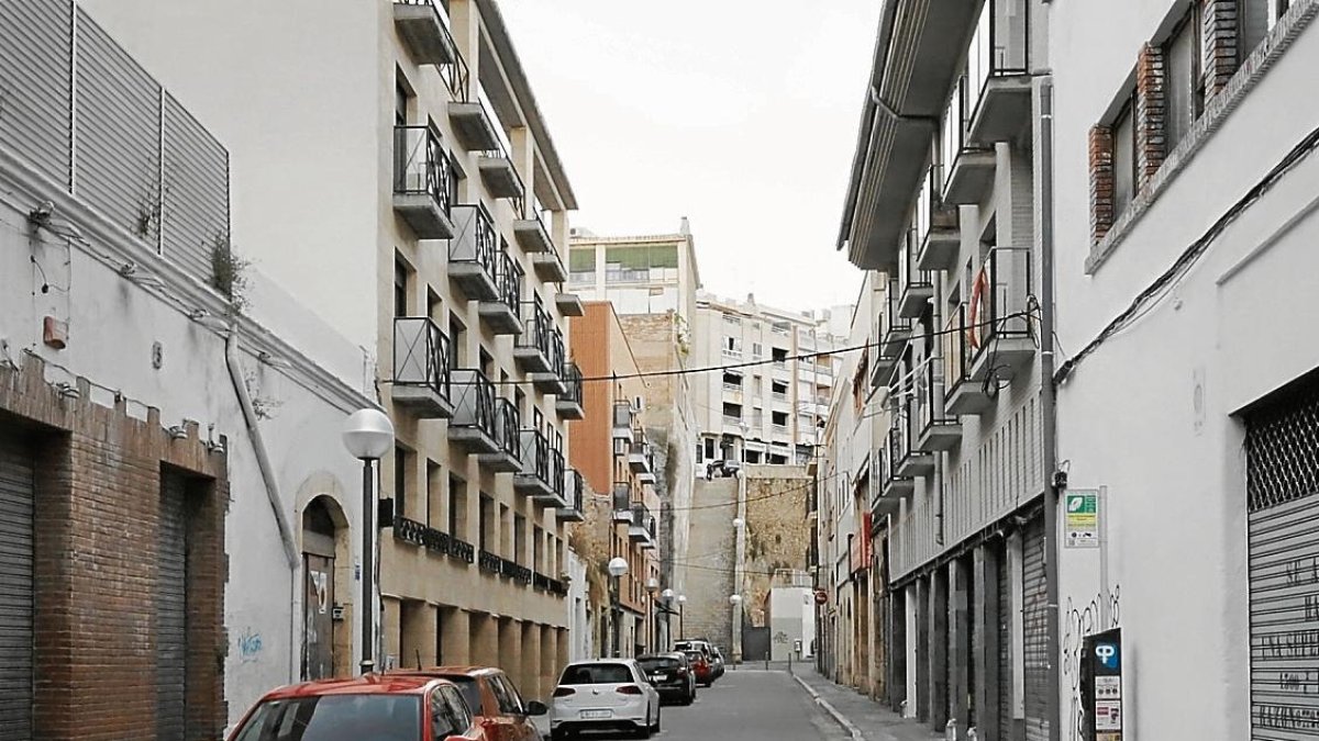 El local se encuentra en la calle Pau del Protectorat.