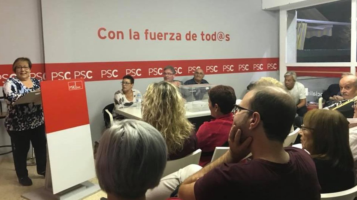 Carreras (i) será candidata del PSC de Cunit.