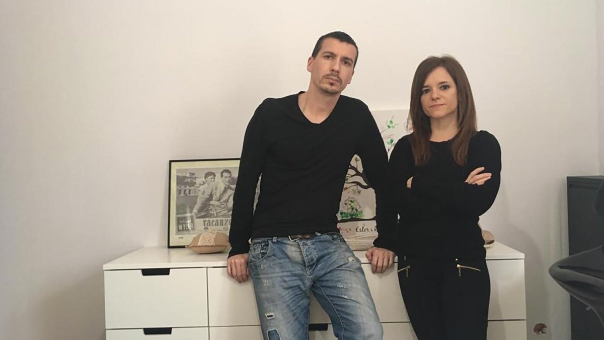 Ester Martínez y su marido, han denunciado el Forn de Pa Sant Salvador, situado debajo de su piso, en la primera planta.