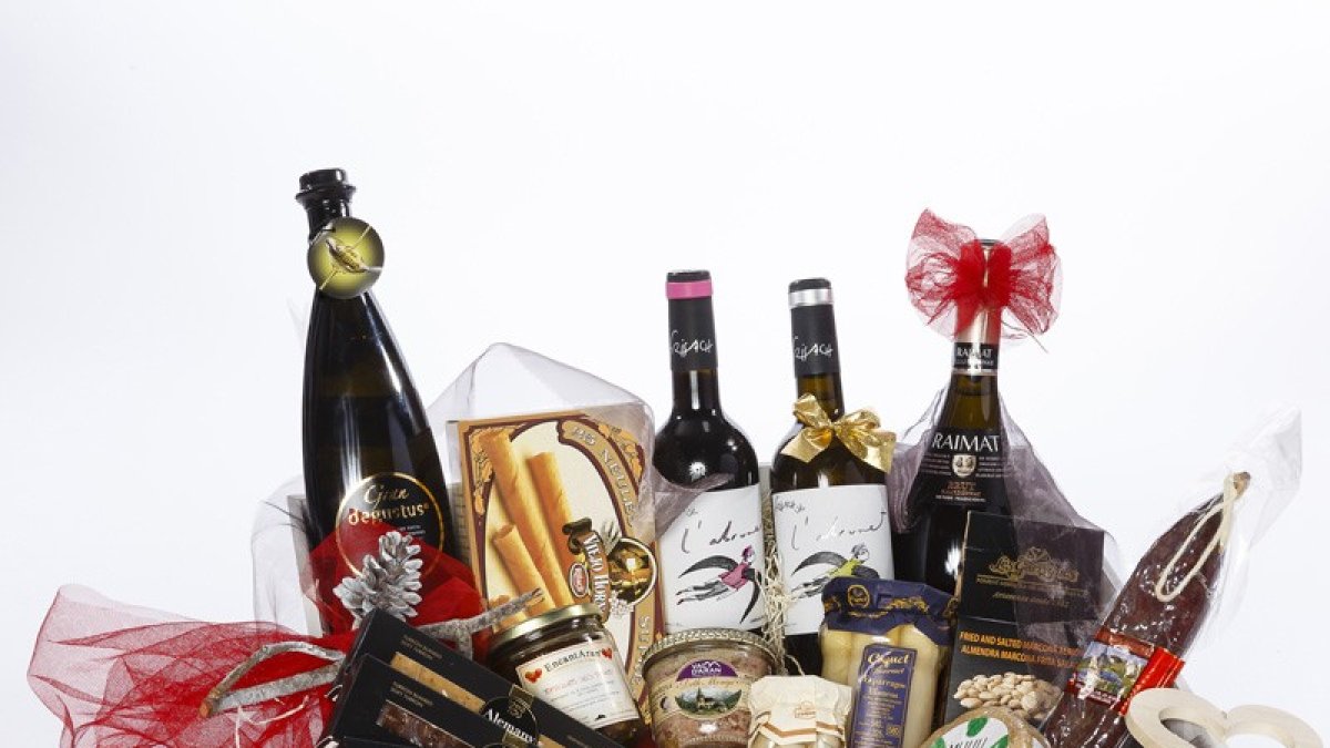 Ayuda a las personas con riesgo de exclusión social comprando lotes y cestas de navidad Alma