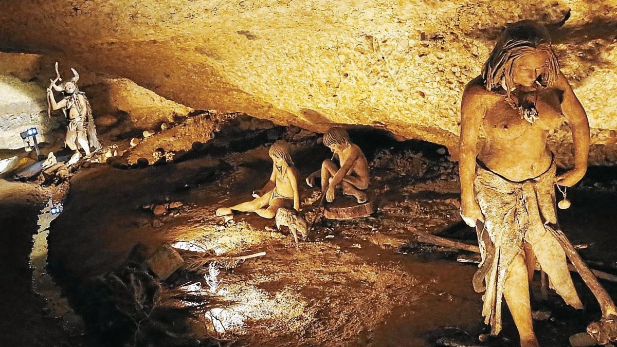 Imagen del interior de la Cova de l’Espluga de Francolí (Conca de Barberà).
