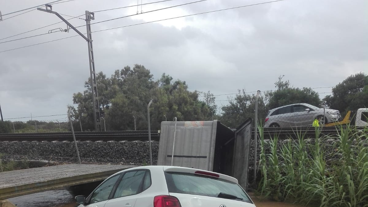 «Perdí el control del vehículo en Creixell y el agua me arrastró 400 metros»