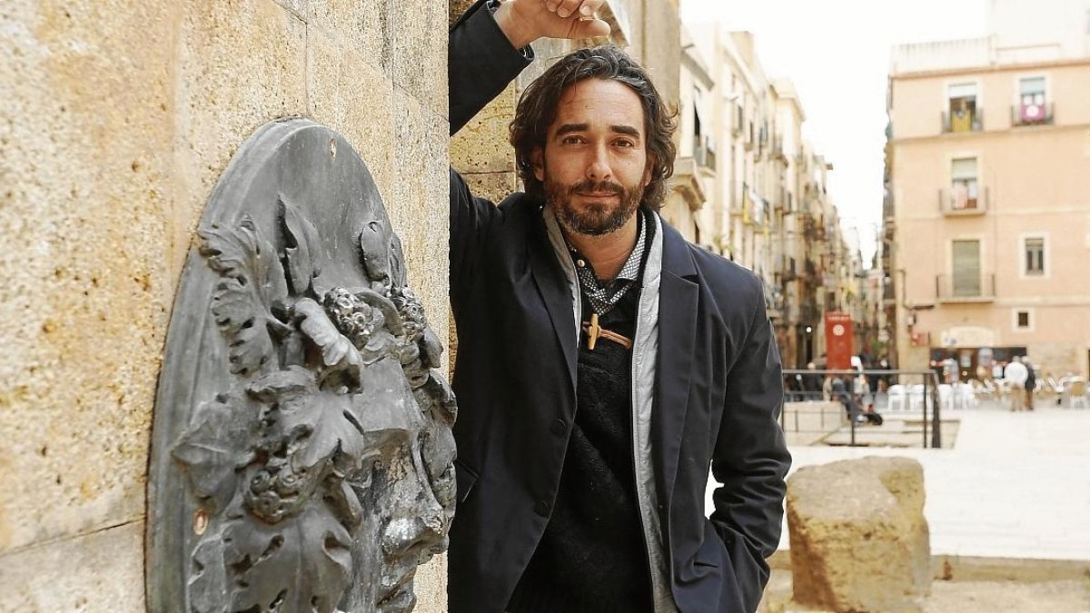 El diputado socialista Carles Castillo, en una imagen de archivo en la Plaça del Fòrum.