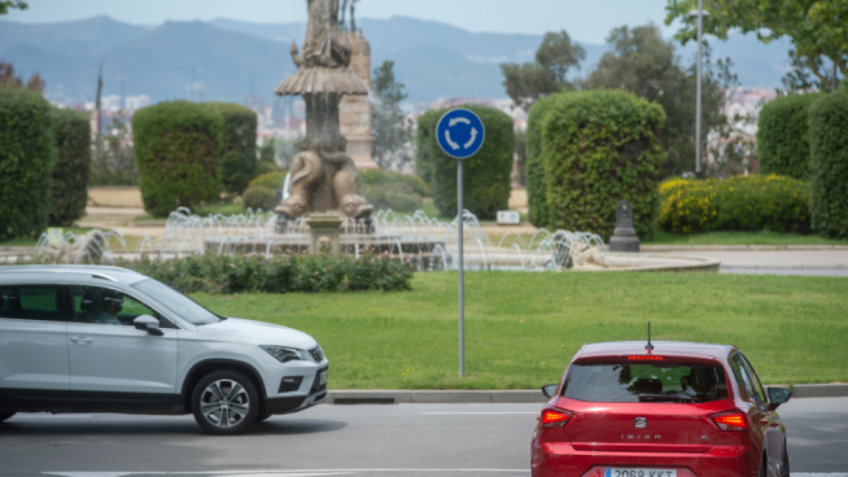 Ceder el paso a quienes están dentro de las rotondas y escoger el carril adecuado en función de la salida, principales normas a tener en cuenta.