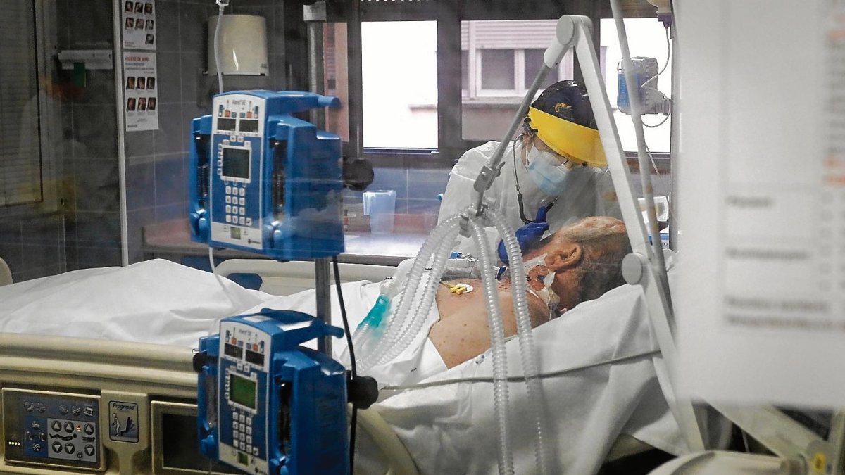 La UCI del Hospital de Santa Tecla durante la pandemia.