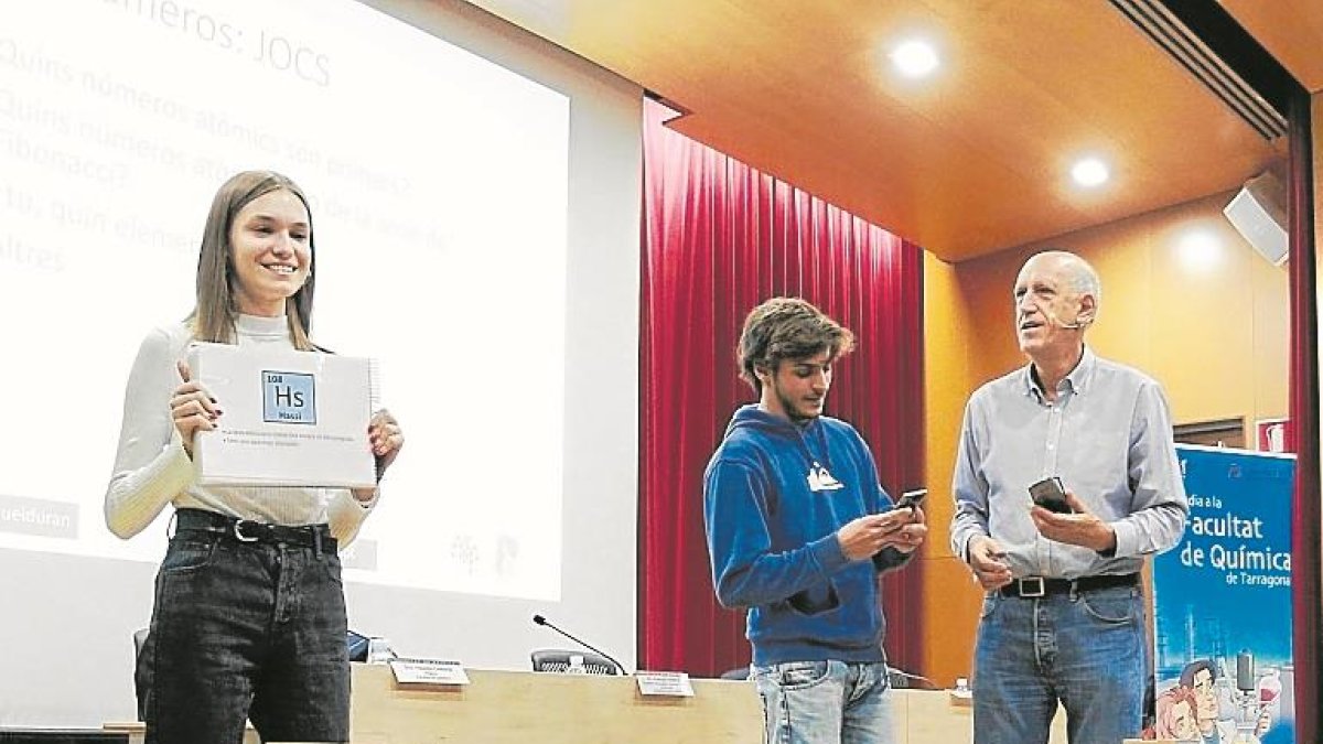 Un momento del espectáculo ‘Los Secretos de Mendeléyev. La Magia de la Tabla Periódica’.