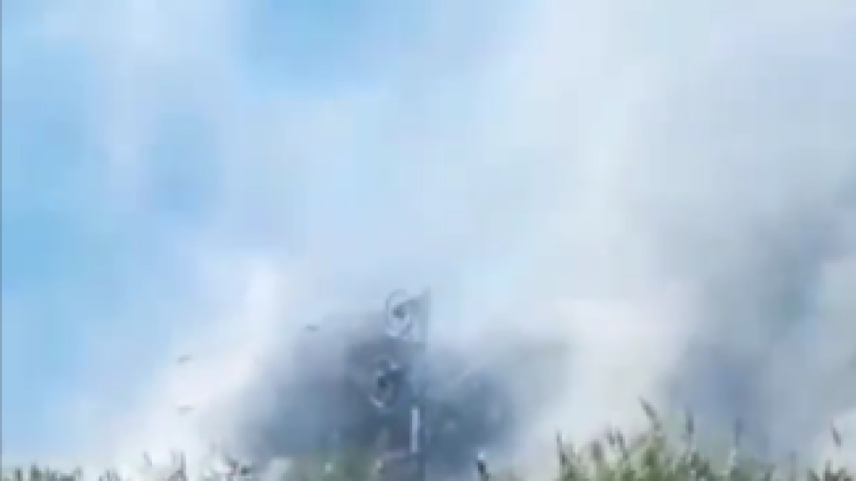 El fuego junto a las vías.