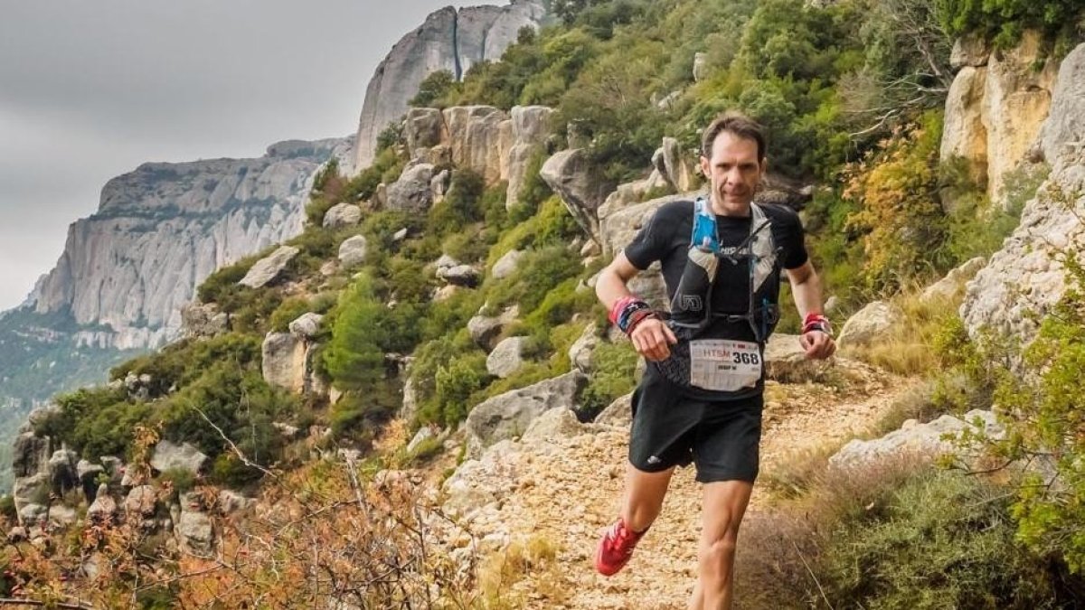 Un atlñeta, en una edición de la Ultra Serra de Montsant.