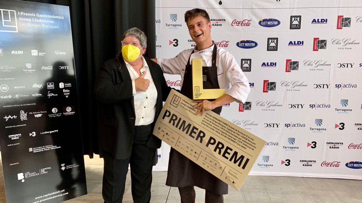 Imagen de Guillem Garcia tras recibir el primer premio. Cedida