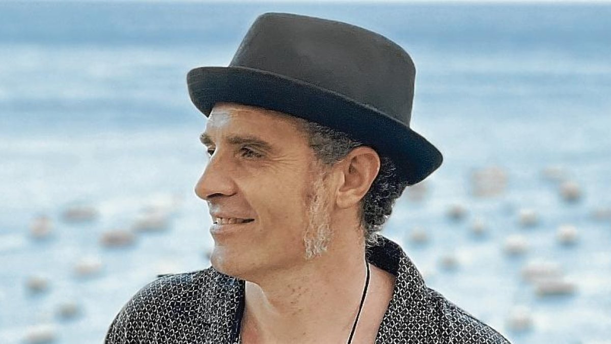 Ben Marcus construye con su música «un universo que viaja entre lo autóctono y lo comsopolita».