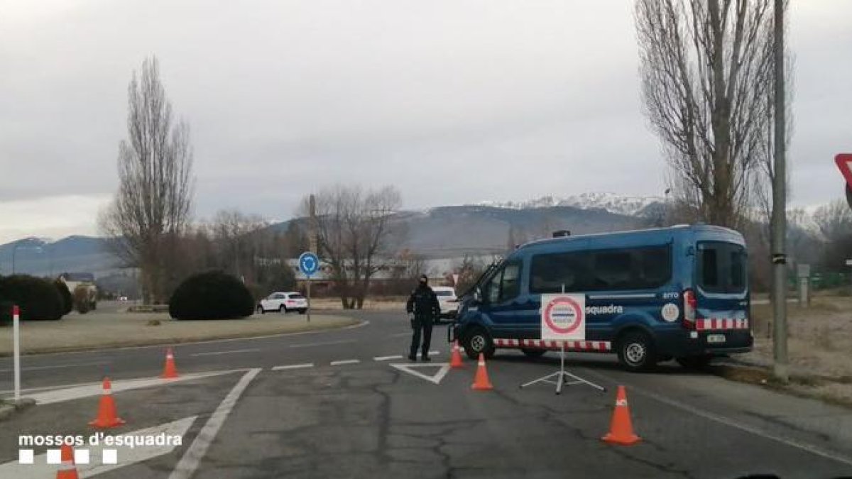 Imagen de archivo de un control policial de los Mossos.