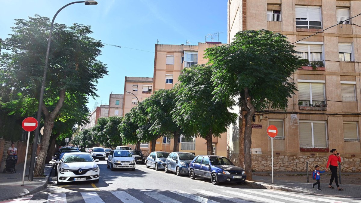 Imagen de un tramo de la calle Mare Molas de Reus.