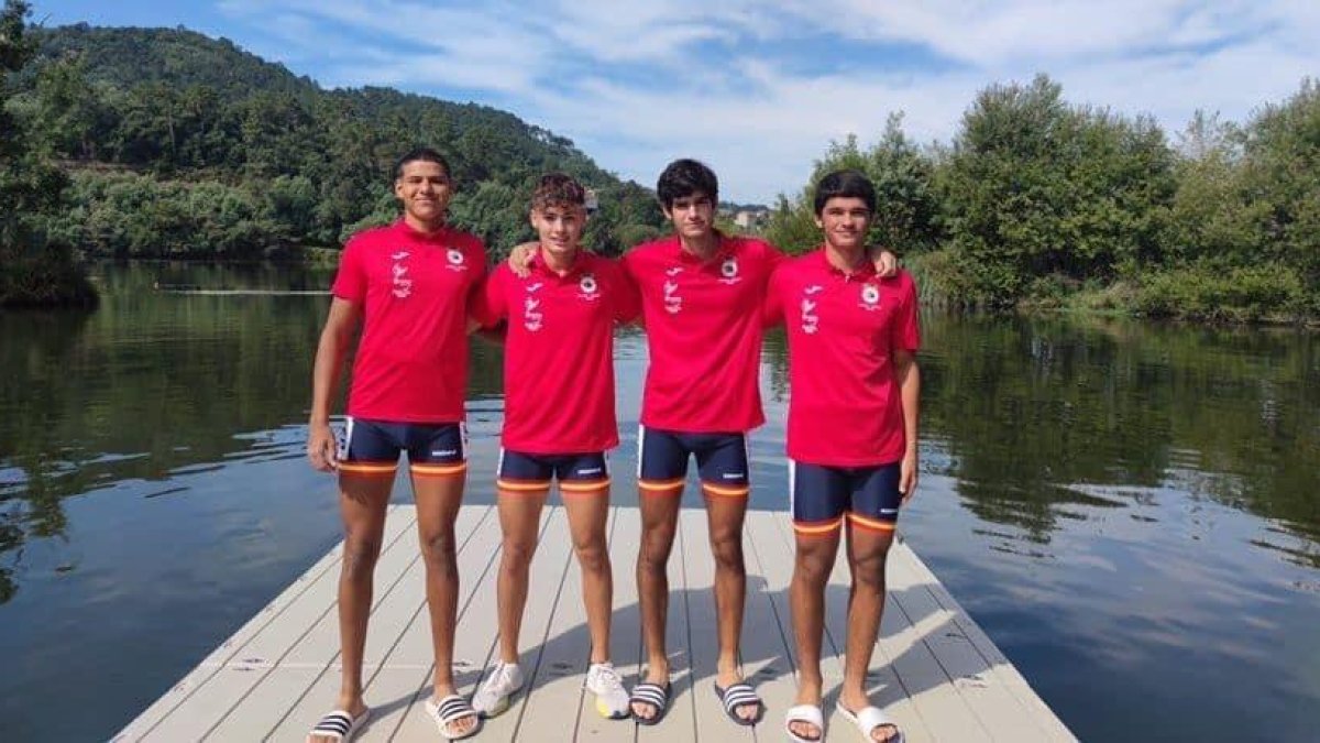 Cuatro remeros ebrenses con la selección española en la Copa de la Juventud en Austria.