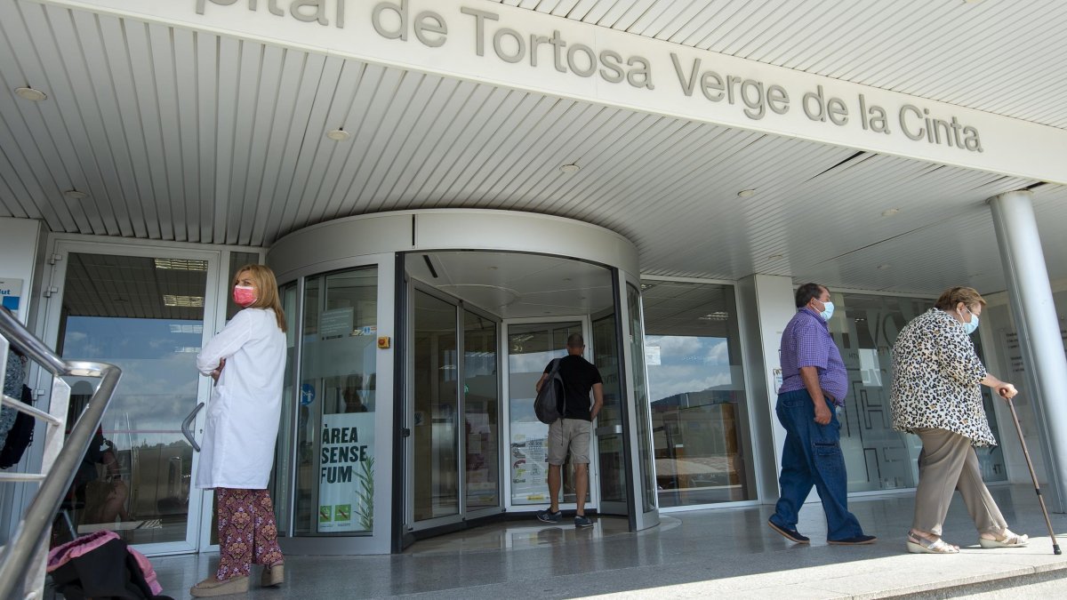 L’entrada general de l’Hospital de Tortosa Verge de la Cinta.
