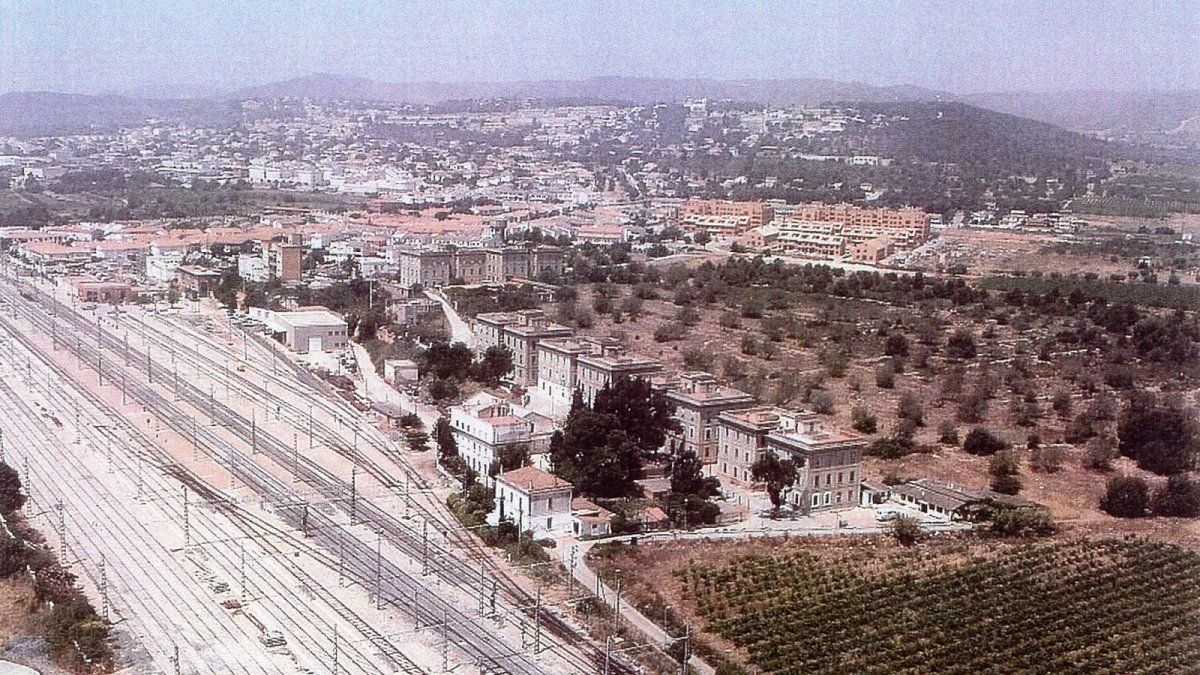 El barrrio ferroviario de Sant Vicenç hace unas décadas.