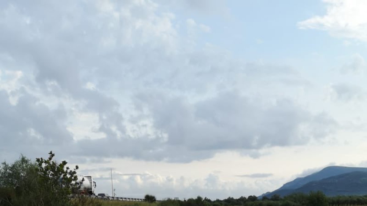 Camí d'Ulldecona completament anegat d'aigua.