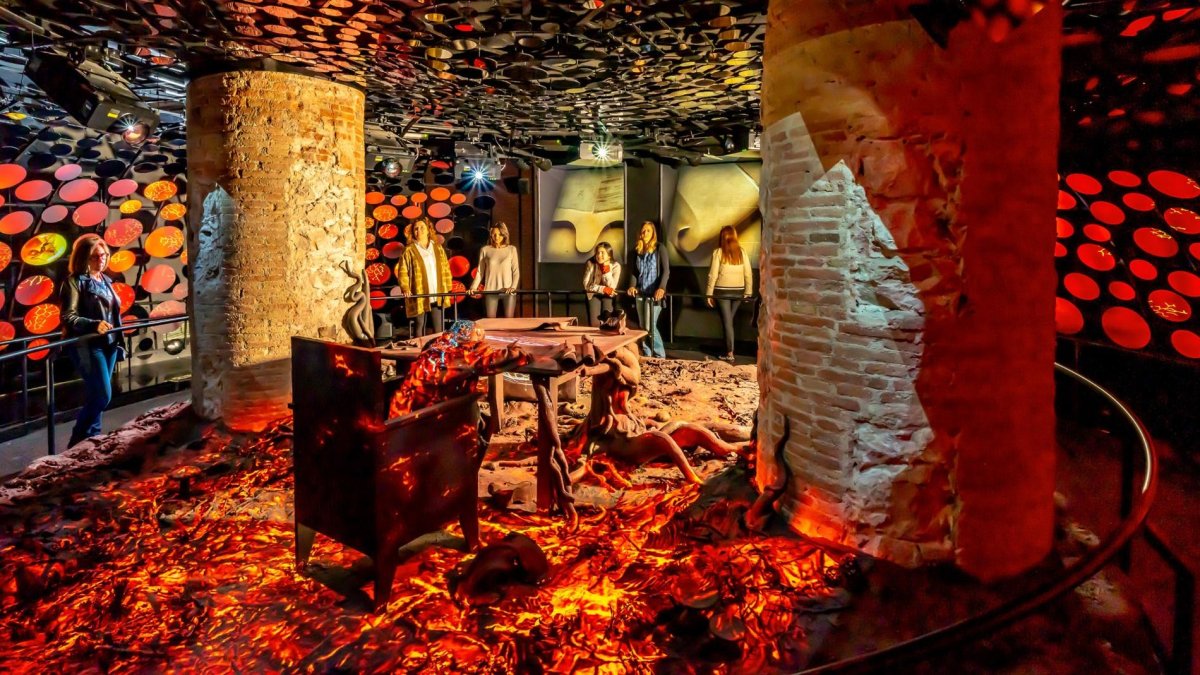 La Gaudí Dôme de la Casa Batlló, una sala con más de 1.000 pantallas que representan cómo Gaudí niño se inspiró en la naturaleza.