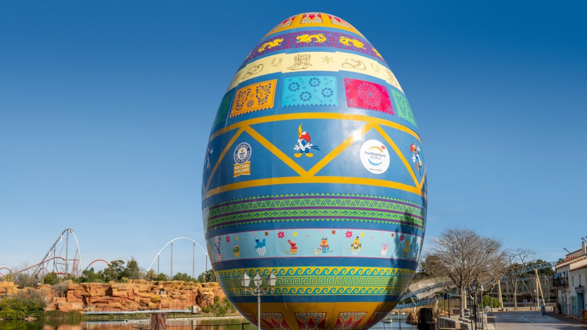 El huevo más grande del mundo ya está instalado en el área de la Mediterrània.