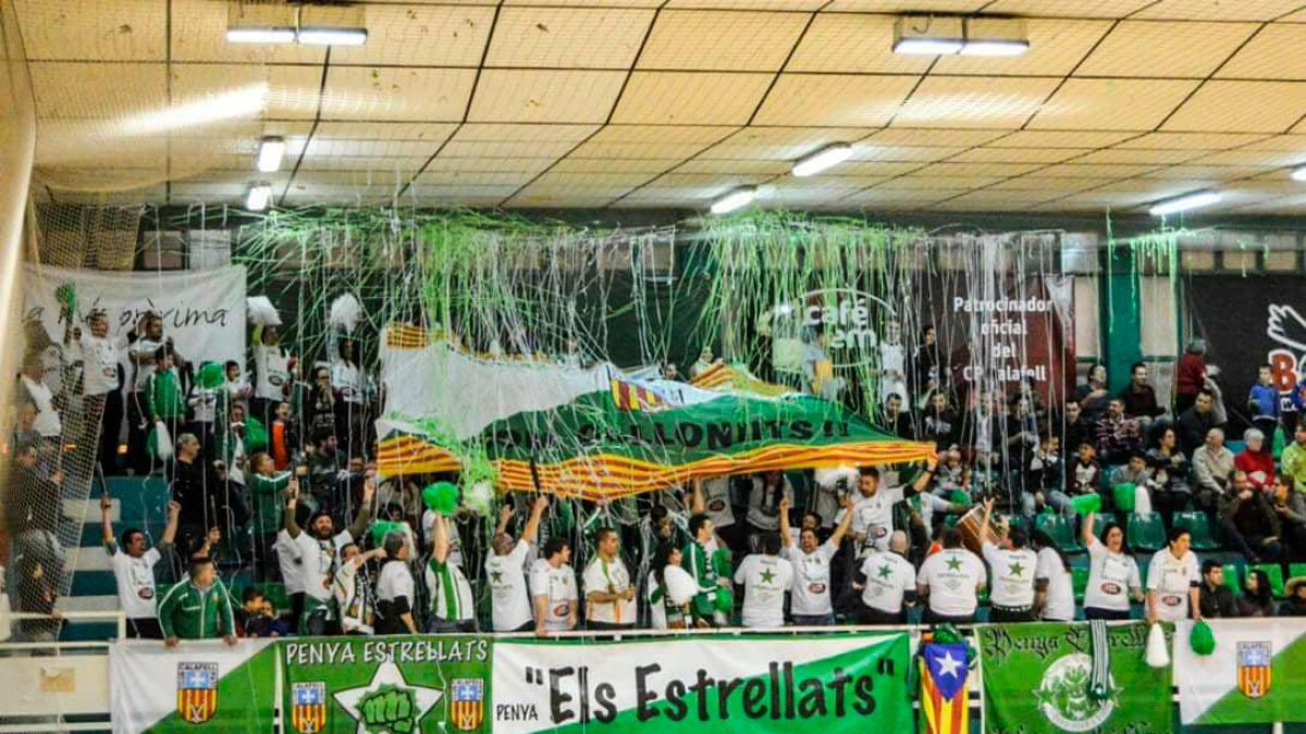 La Penya Estrellats de Calafell en un partido.