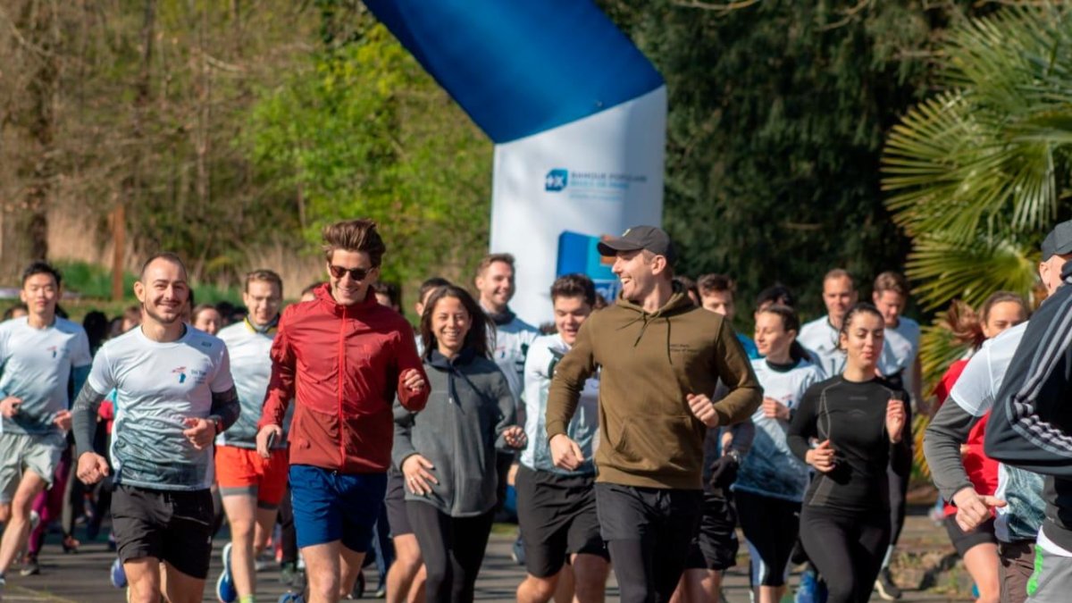 Salida de la Unirun HEC Race celebrada en París hace unas semanas.