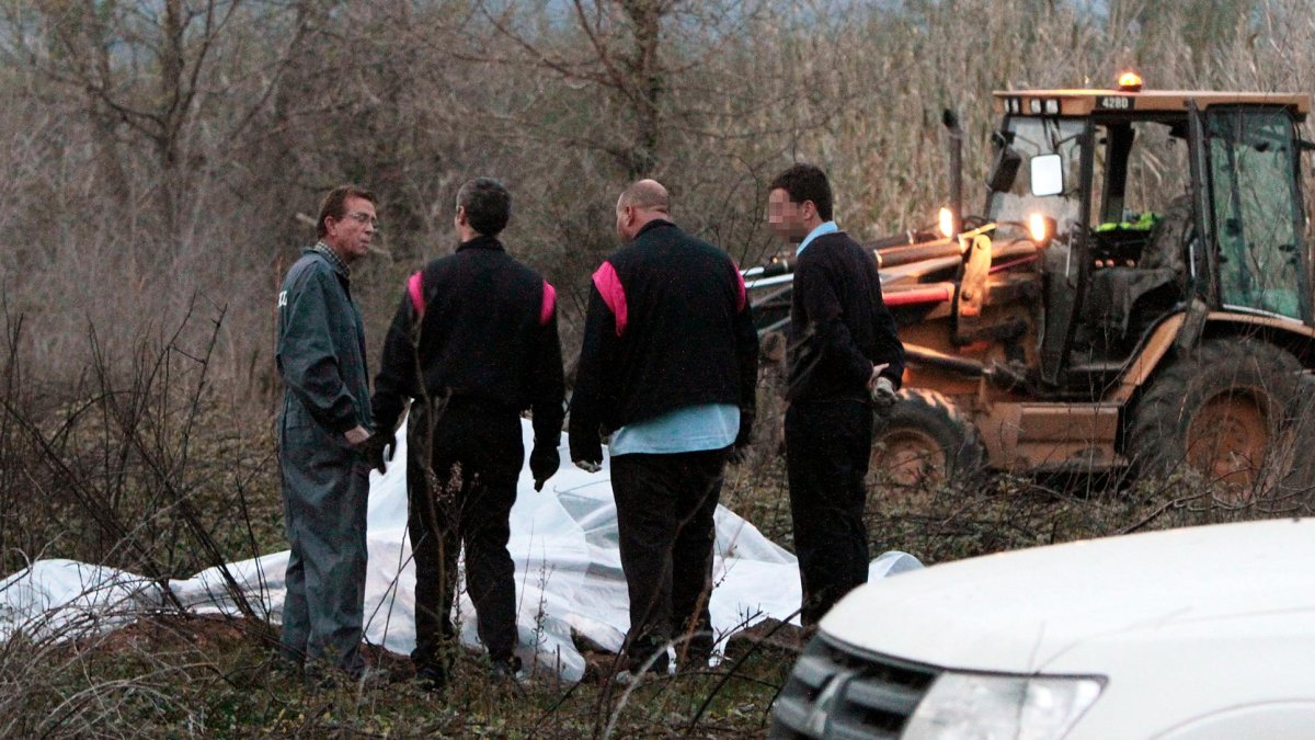 Equips d’emergència a la zona on es va produir la fuita de querosè.
