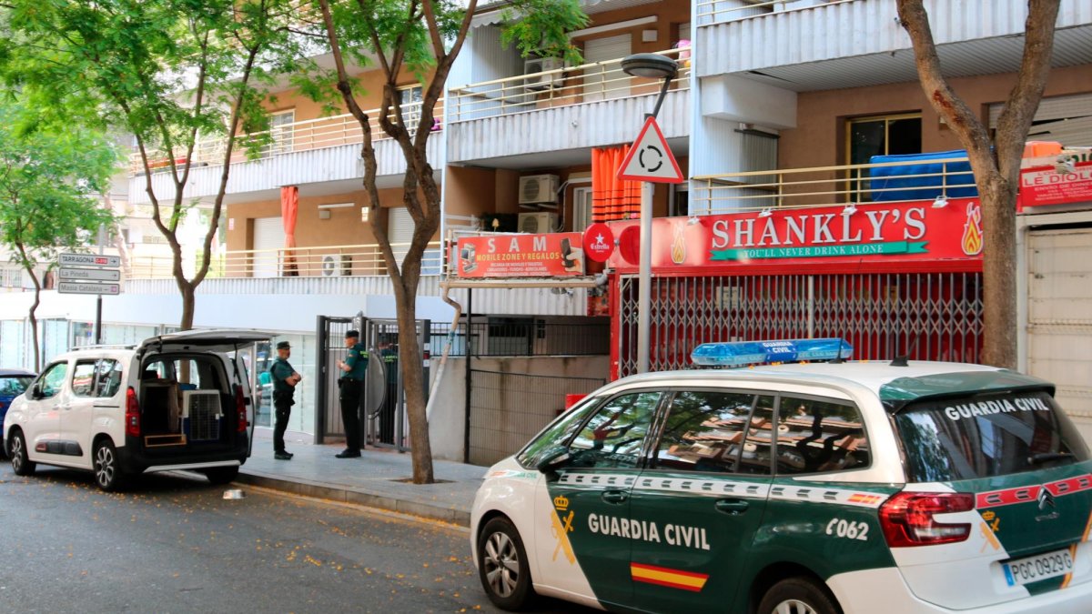 Se han llevado a cabo varios registros en la calle Amposta de Salou.
