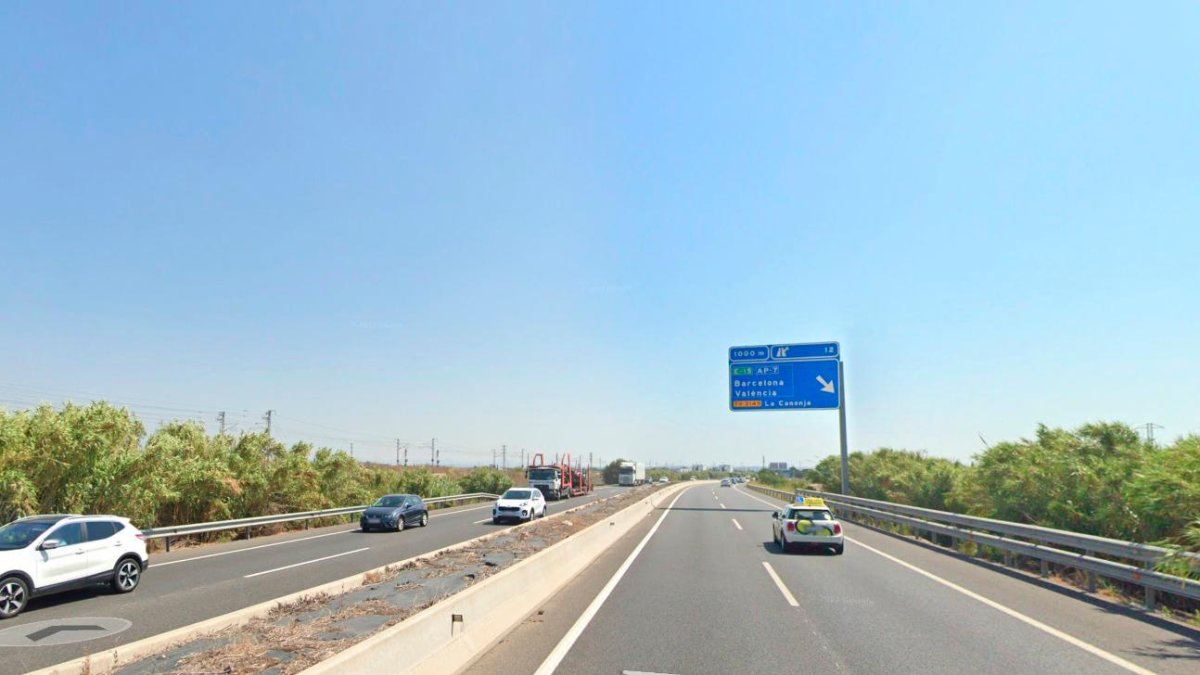 El accidente ha tenido lugar en una de las principales vías de conexión entre Tarragona y Reus.