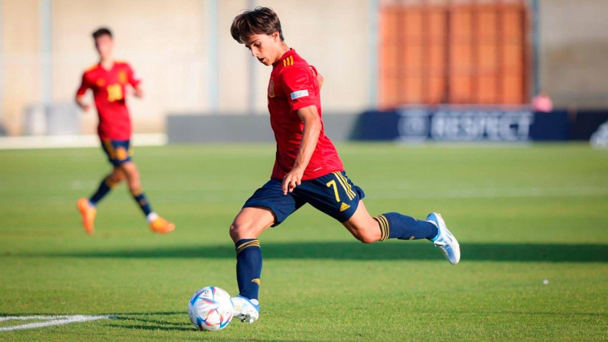 Pol Fortuny en un partido con la selección española sub-18 en un torneo pasado.