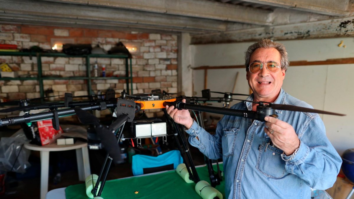 Sirvent, en el taller donde ha ideado sus proyectos.