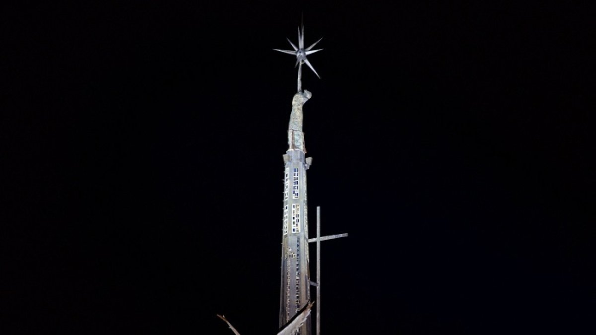 El monument fa dècades que s’havia deixat d’il·luminar.