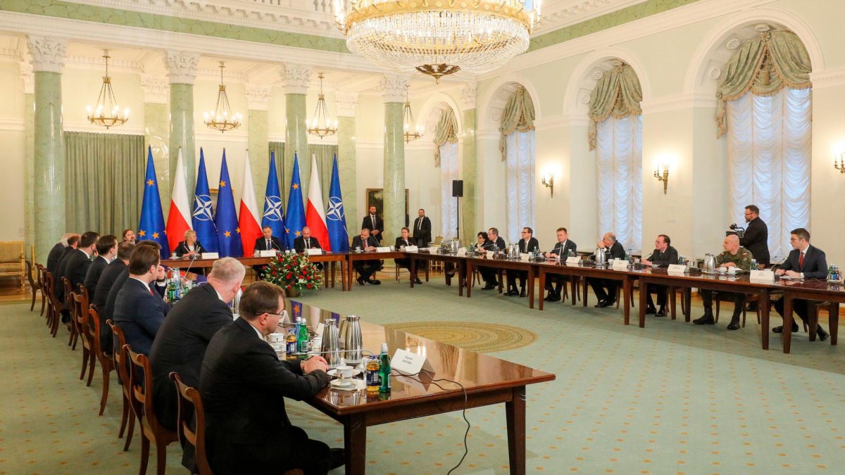 El presidente de Estados Unidos, Joe Biden, y otros líderes mundiales participantes en la cumbre del G20 en Bali se reunieron de emergencia en esa isla indonesia para tratar el incidente.