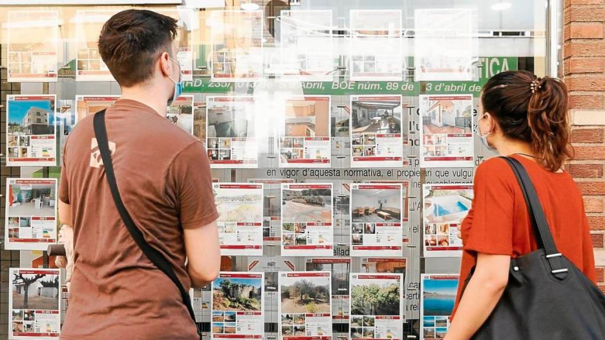 Imagen de archivo de la compra de viviendas en Tarragona.