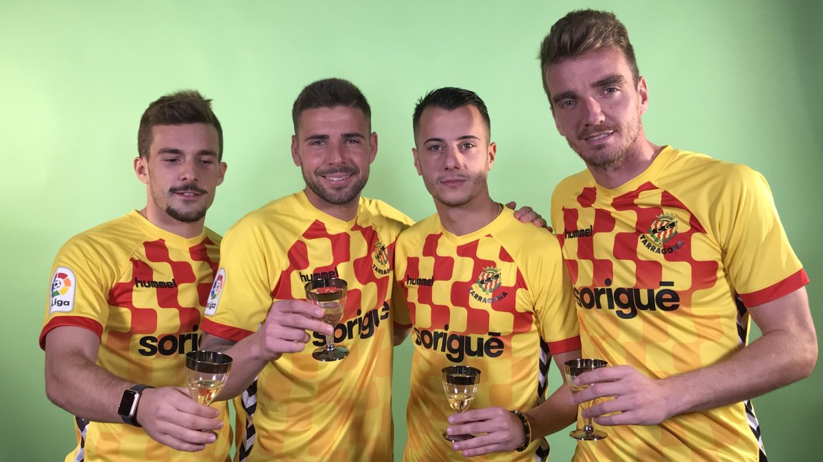 Juan Muñiz, Xavi Molina, Sergio Tejera y Manu Barreiro brindaron porque el 2018 traiga mayores éxitos al Nàstic.