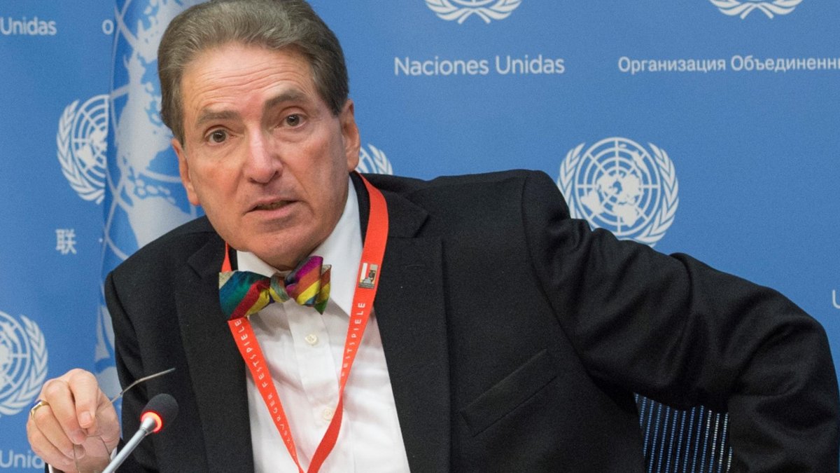 Alfred-Maurice de Zayas durant una compareixença.