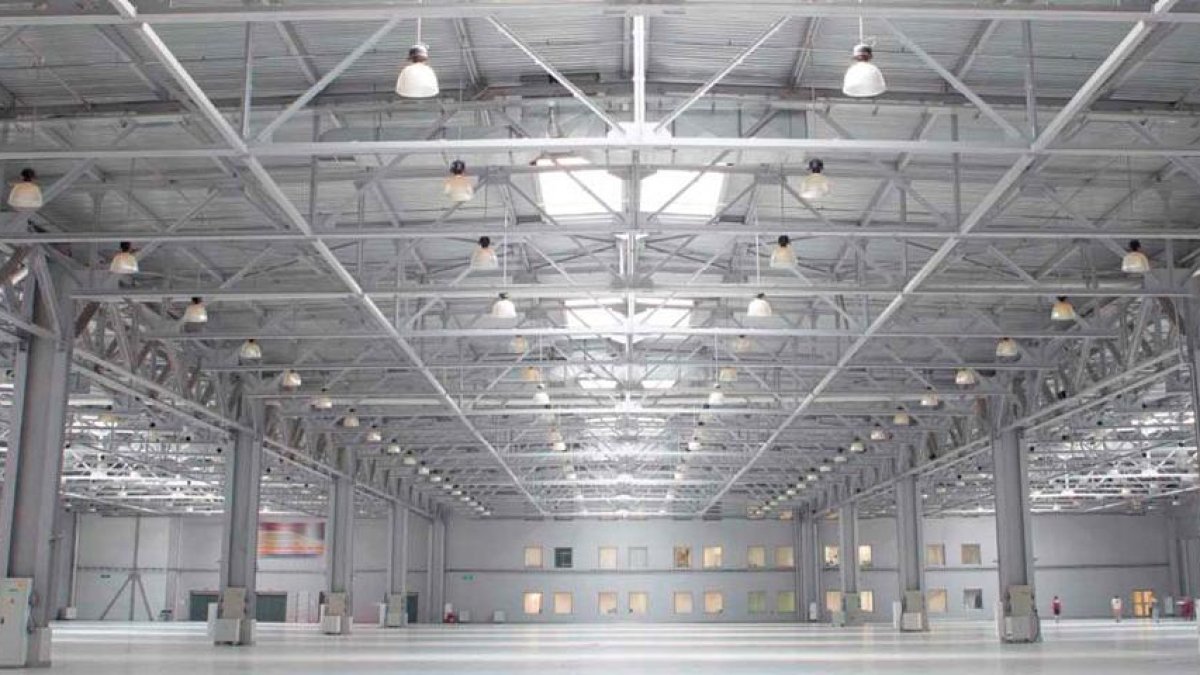 Alquiler o compra de naves industriales. Una visión de futuro