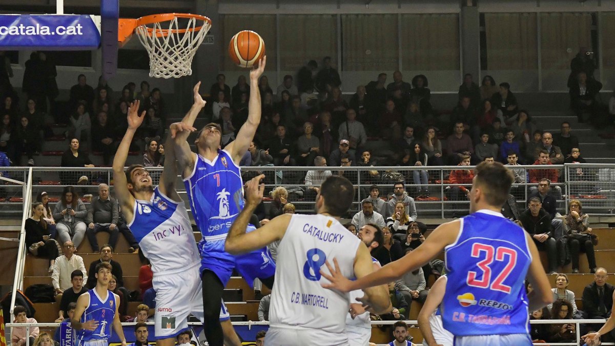 David Fernández fue uno de los destacados en la victoria cebetista.