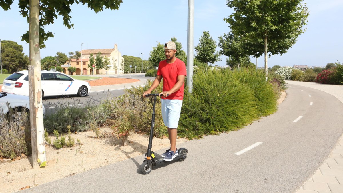 Cambrils, Vila-seca y El Vendrell aún no han regulado el uso del patinete eléctrico