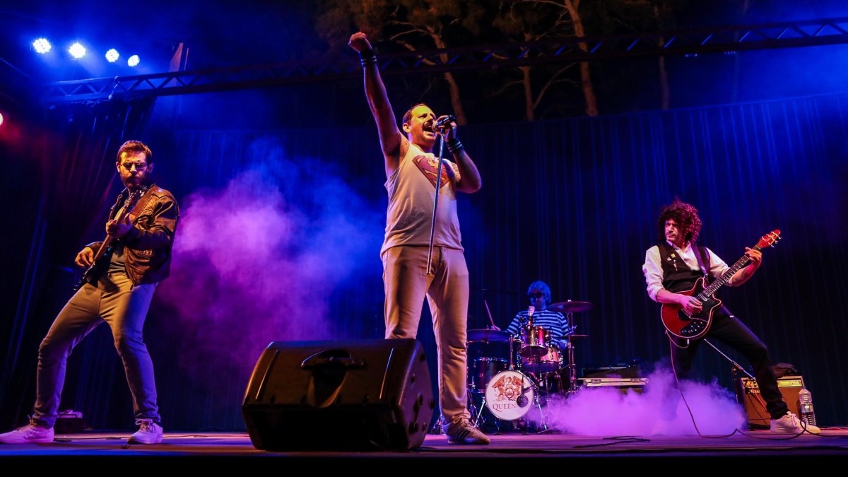 Show Must Go On - Tribute Queen dutante un concierto en Salou.